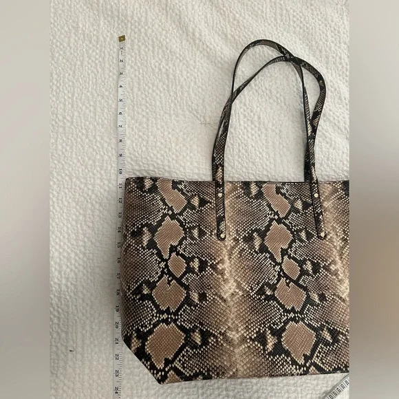 NWOT Snakeskin Large Tote Bag - Picture 4 of 5